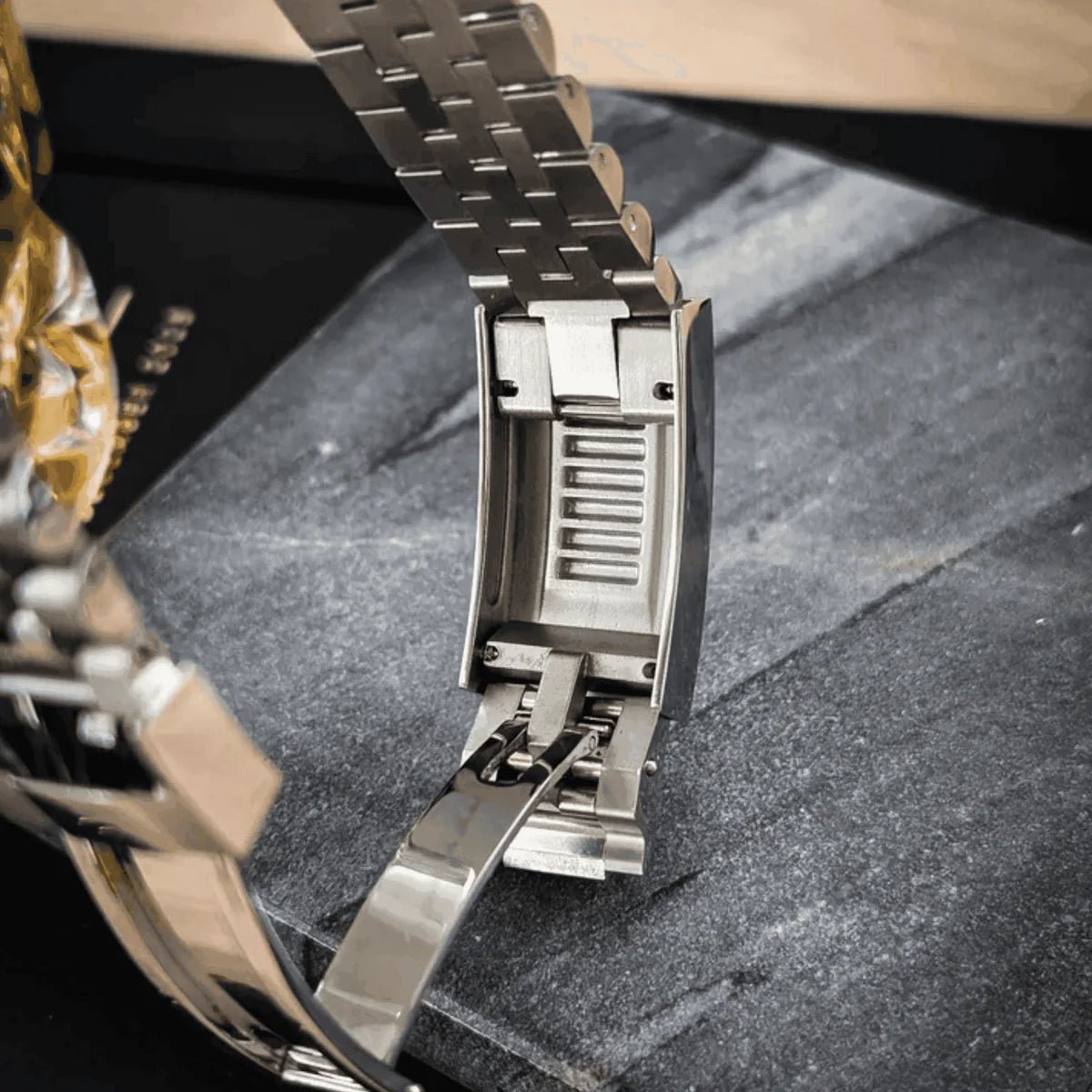 Seiko Mod GMT | Batgirl - TWTwatches